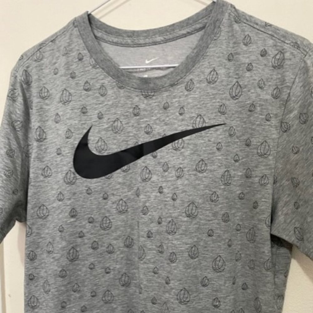 Nike t-shirt